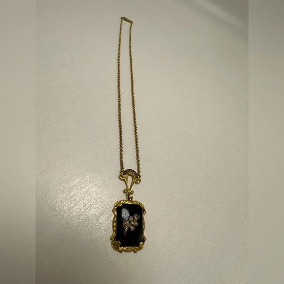 Elegant Vintage Victorian-Style Necklace with Faux Pearls - Picture 11 of 14